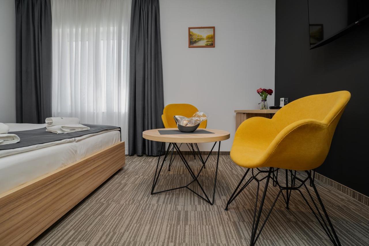 Maestro - Rooms & Restaurant Vukovar Ngoại thất bức ảnh